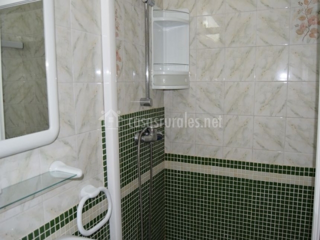 ducha blanco flaco en Tarragona ducha blanco flaco en Tarragona
